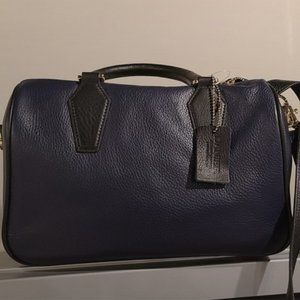 Nwt Danier Duffle Boston pebble leather bag navy black gold hardware and tag